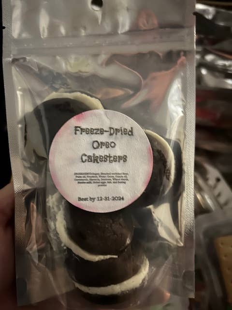 Freeze Dried Oreo cakesters