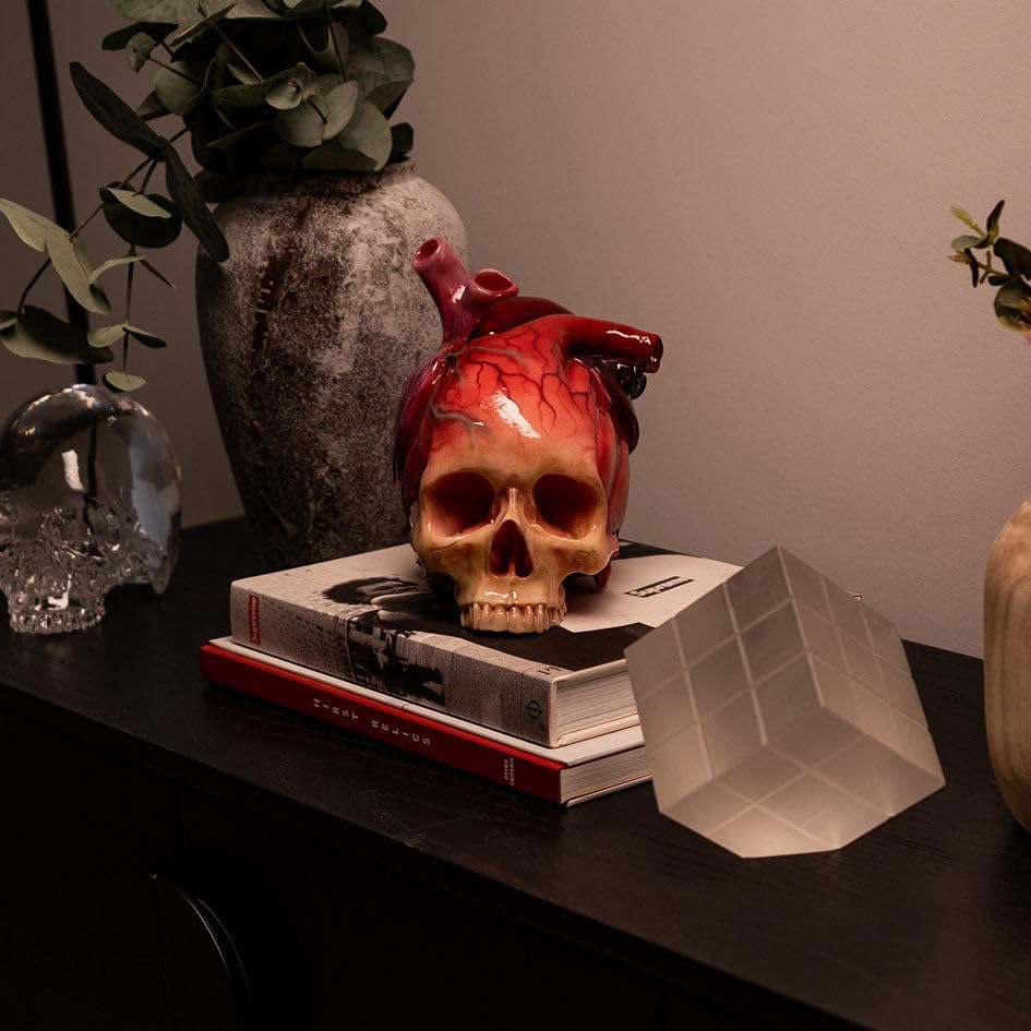 Creative Skull Heart Desk Tabletop Decorative Heart Shaped Decorations Realistic Heart Sculpture